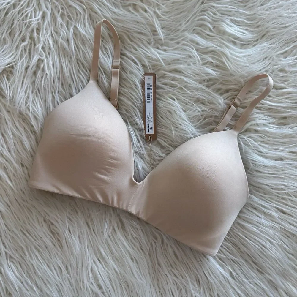 Skims Wireless Form T-shirt Bra Sand Size 32C